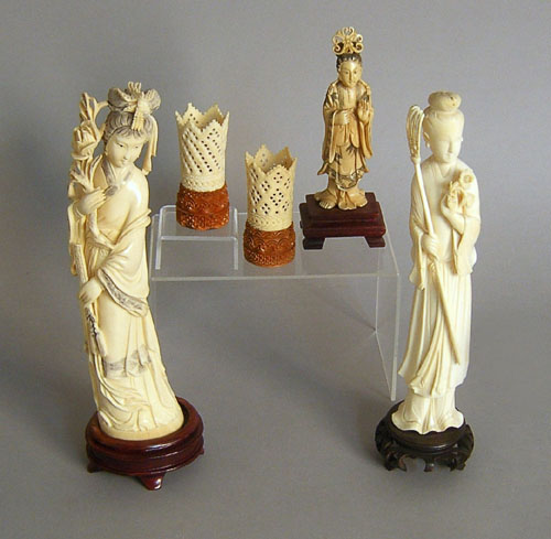 Appraisal: Five pieces of Chinese carved ivory tallest - h