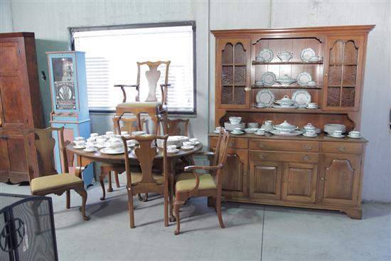 Appraisal: STATTON DINING ROOM SUITE Maple and consisting of a two