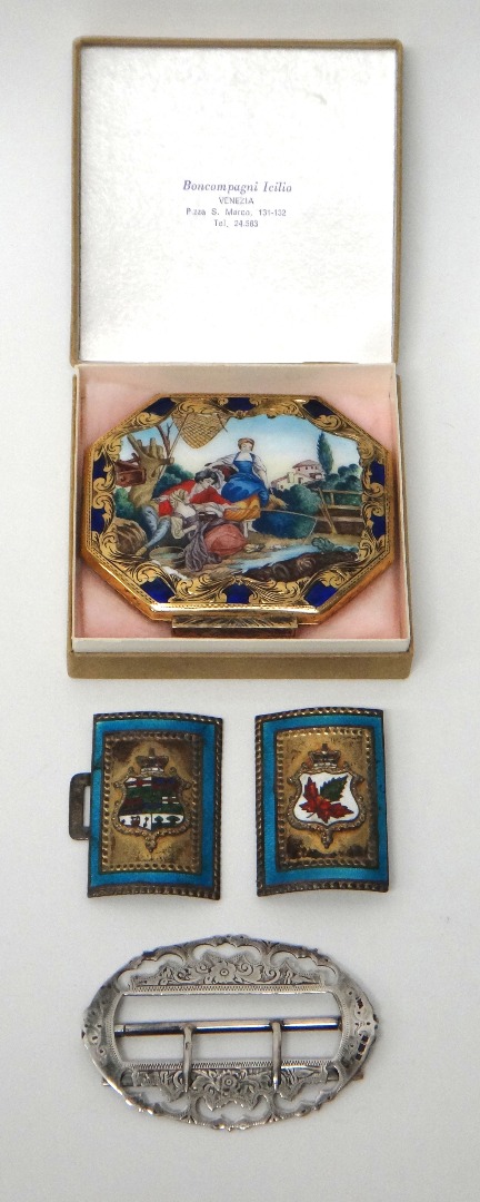 Appraisal: A lady's enameled and gilt octagonal powder compact the sprung