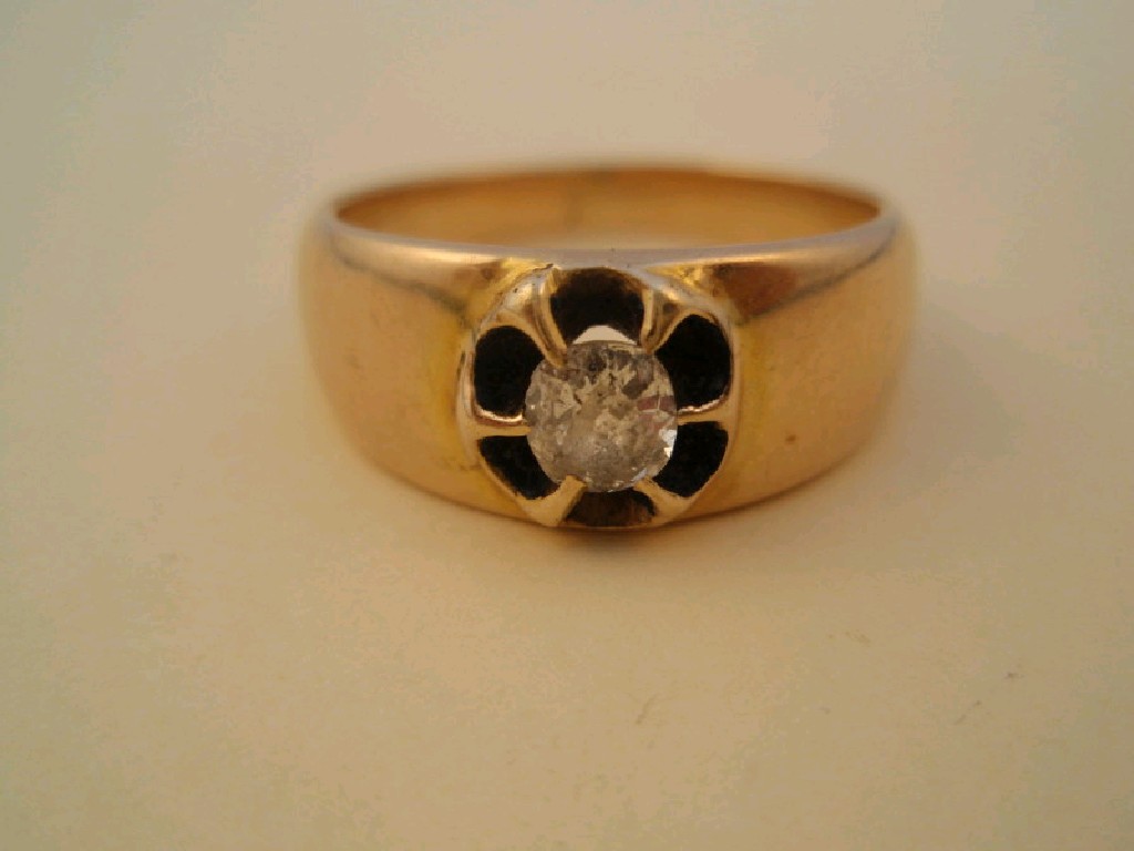 Appraisal: A gentleman's yellow metal signet ring set with a central