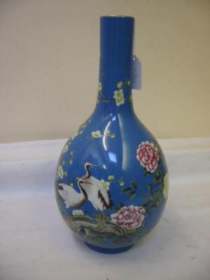 Appraisal: A CHINESE PORCELAIN BOTTLE VASE painted with a pair of