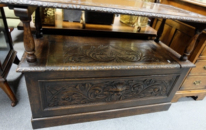 Appraisal: Reproduction oak monks bench