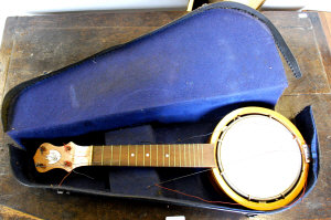 Appraisal: A vintage 'Roy Smeck' banjolele by John Grey Sons to