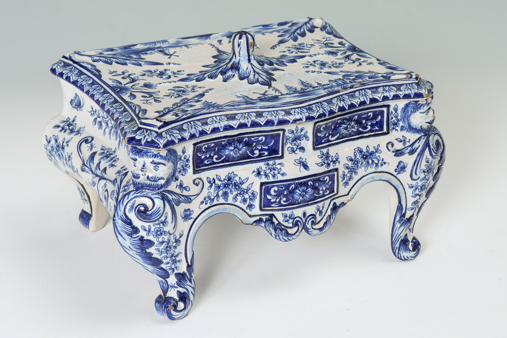 Appraisal: DELFT BOX ON LEGS Removable lid with typical blue Delft