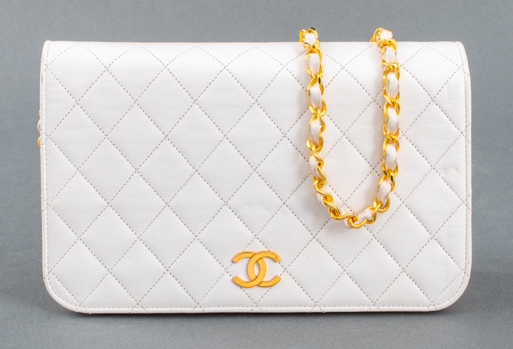 Appraisal: CHANEL WHITE QUILTED LEATHER FULL FLAP PURSE Vintage Chanel white