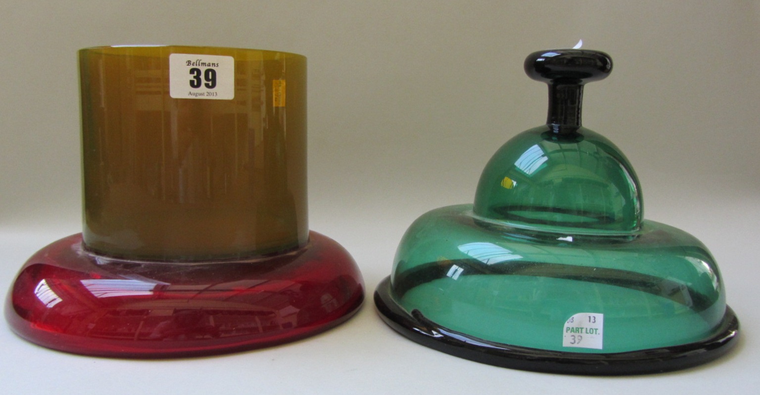 Appraisal: A lid to a Sottsass glass vase and the box