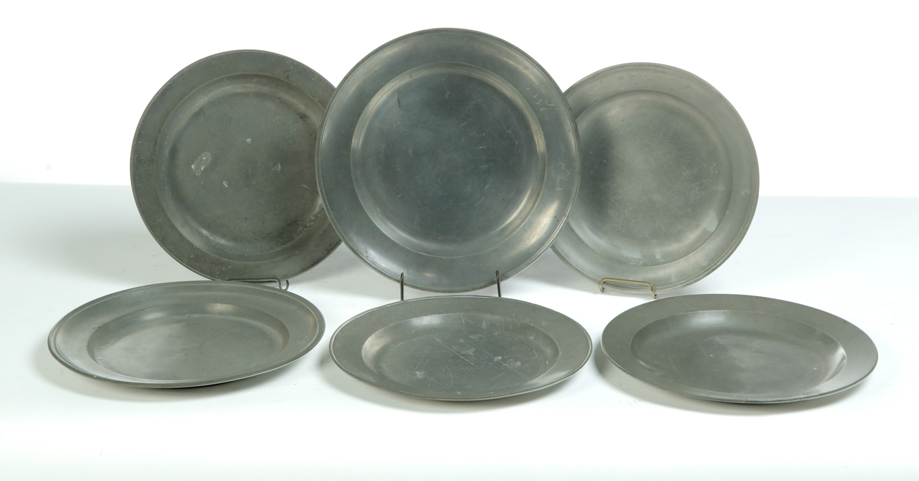 Appraisal: SIX PEWTER PLATES England st half- th century Various makers