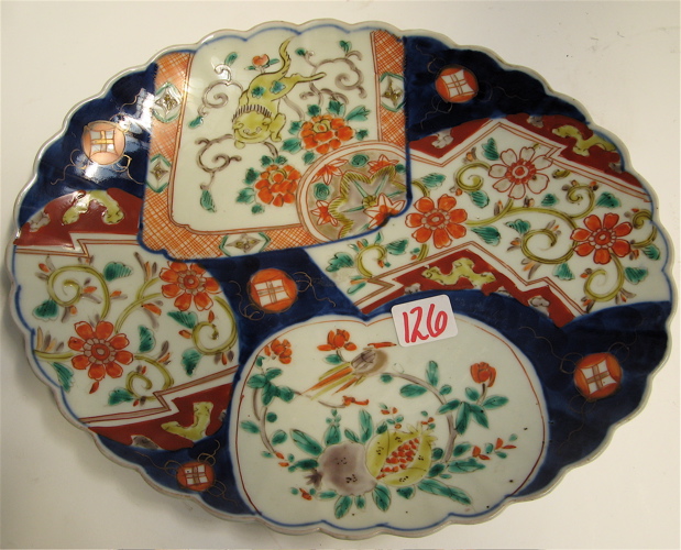 Appraisal: JAPANESE IMARI PORCELAIN SERVING PLATE c Meiji Period oval on