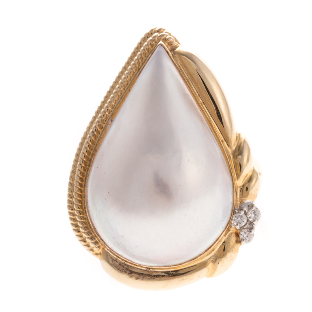 Appraisal: A Lady's K Mabe Pearl Diamond Ring K yellow gold