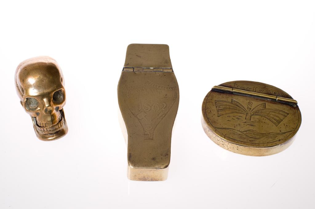 Appraisal: BRASS NOVELTY VESTA CASE MODELLED AS A SKULL c Length