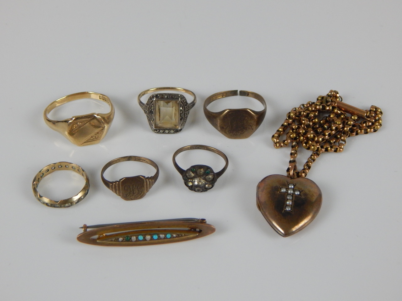 Appraisal: Various jewellery to include a bar brooch set with turquoise