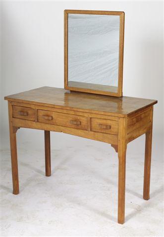 Appraisal: KINGPOST YORKSHIRE OAK DRESSING TABLE MID th CENTURY the rectangular