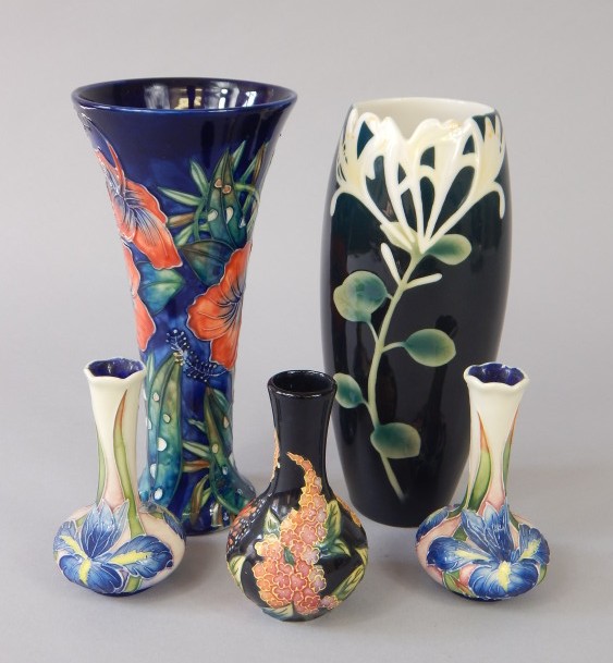 Appraisal: Various items of decorative porcelain to include a Franz vase