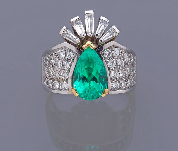 Appraisal: A green tourmaline and diamond ring mounted in eighteen karat