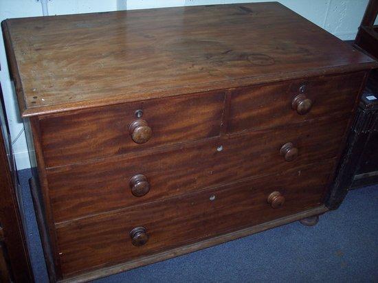 Appraisal: An early Victorian mahogany chest of two long and two