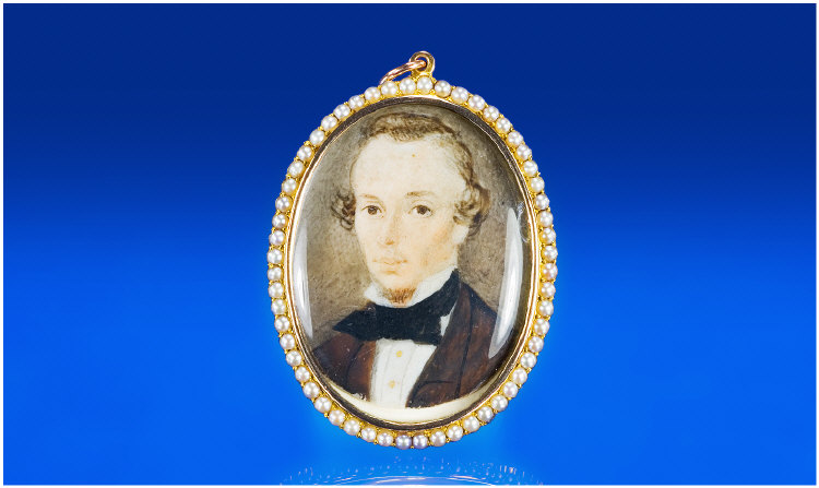 Appraisal: Victorian Portrait Miniature Gentleman Facing Slightly Left Wearing A Brown