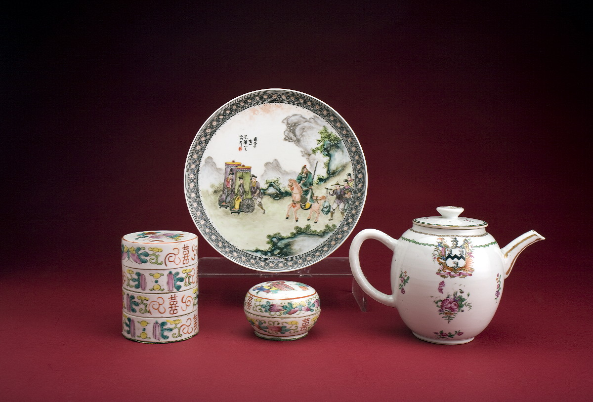 Appraisal: THREE CHINESE PORCELAIN AND EXPORT PORCELAIN DECORATIVE WARES LATE EIGHTEENTH-NINETEENTH