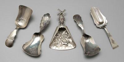 Appraisal: Five Dutch silver caddy spoons all shovel type one with