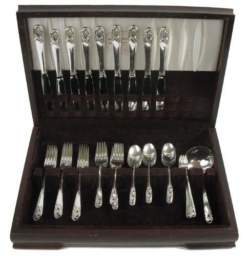 Appraisal: INTERNATIONAL STERLING SILVER FLATWARE SET pieces in the Spring Glory