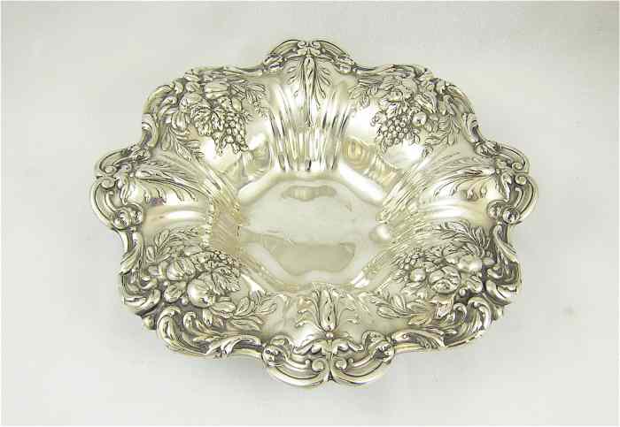 Appraisal: REED BARTON STERLING SILVER BOWL in the ''Francis I'' pattern