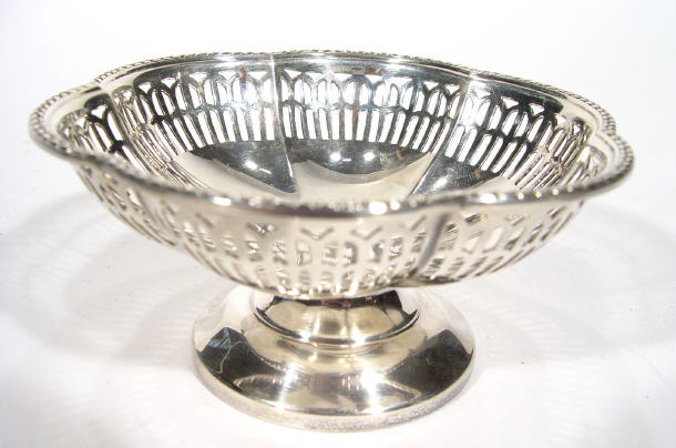 Appraisal: Pierced silver pedestal bonbon dish Birmingham cm diameter