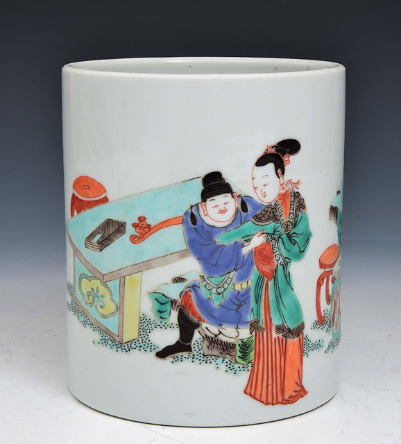 Appraisal: A CHINESE FAMILLE VERTE BRUSH POT garden scene with figures