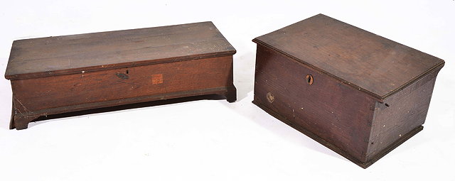 Appraisal: A VICTORIAN SHALLOW OAK BOX standing on bracket feet cm