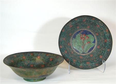 Appraisal: PAIR OF CHINESE CLOISONNE BOWLS TH CENTURY decorated to the