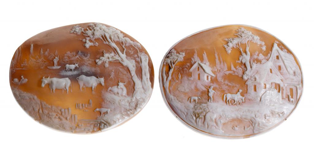 Appraisal: TWO ANTIQUE UNMOUNTED CAMEOS the similarly sized oval shells carved