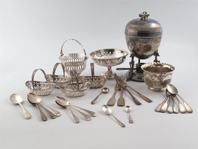 Appraisal: A mixed lot of items comprising silver items a set