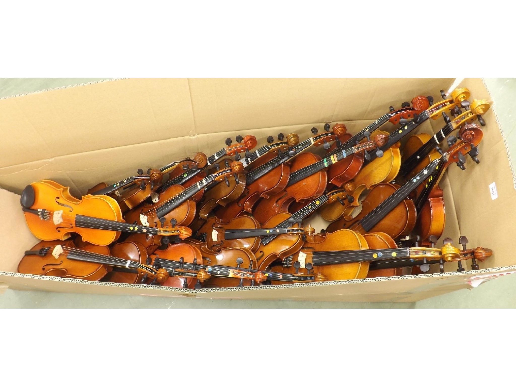 Appraisal: Large quantity of various size student quality violins mostly with