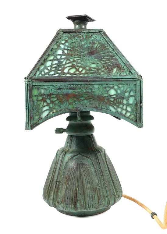 Appraisal: Vintage boudoir table or desk lamp with green slag glass