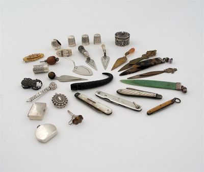 Appraisal: Miscellaneous small items various bookmarks some plated or non-precious a