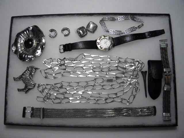 Appraisal: Lot of assorted ladies costume jewelry Includes many sterling pieces