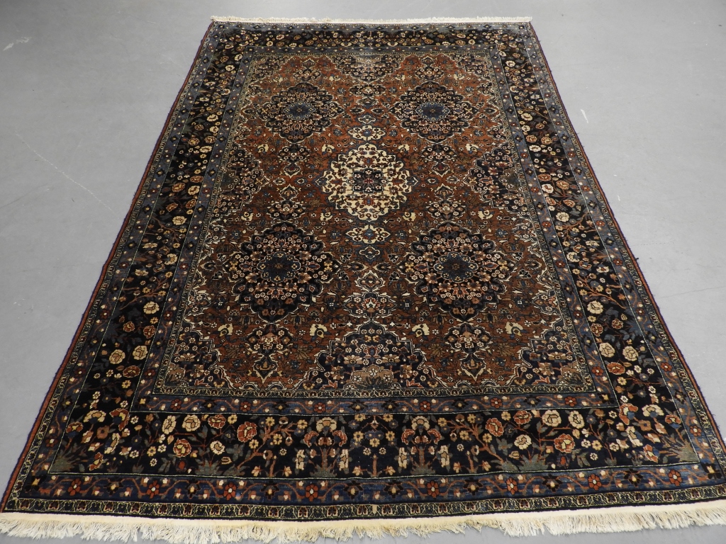 Appraisal: MIDDLE EASTERN PERSIAN SERAPI WOOL CARPET RUG Persia Early th