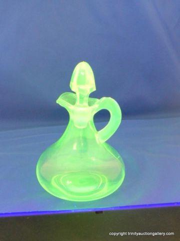 Appraisal: Vintage 's Green Vaseline Glass Cruet - cruet and stopper