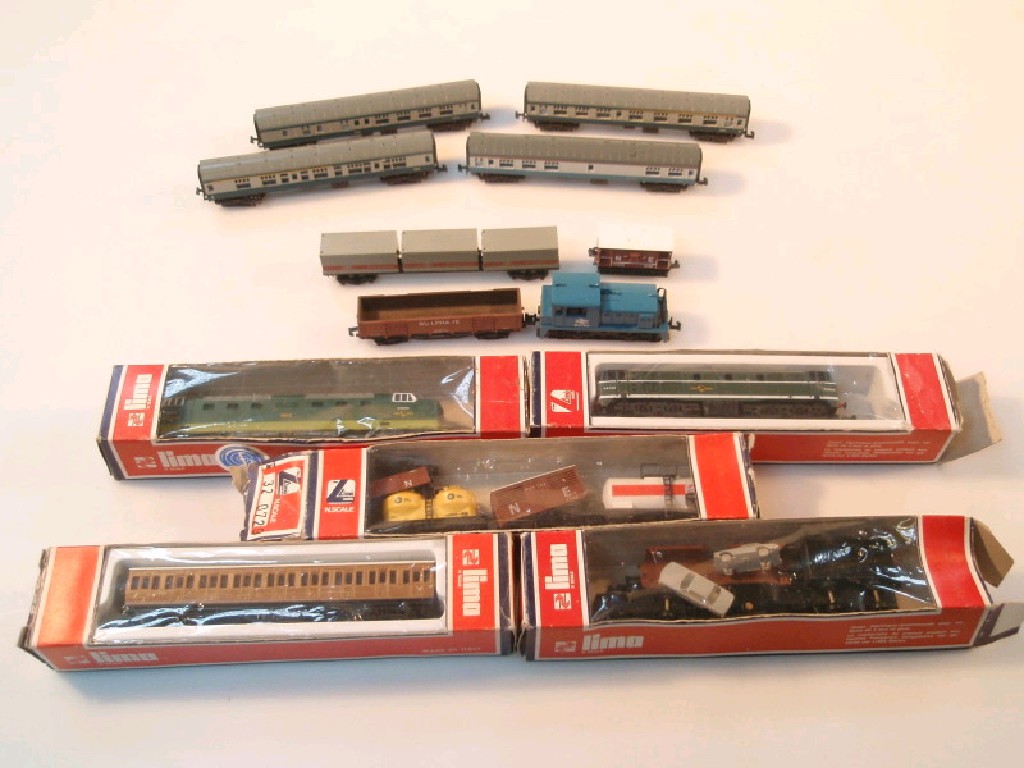 Appraisal: A small selection of Lima N scale locomotives and carriages