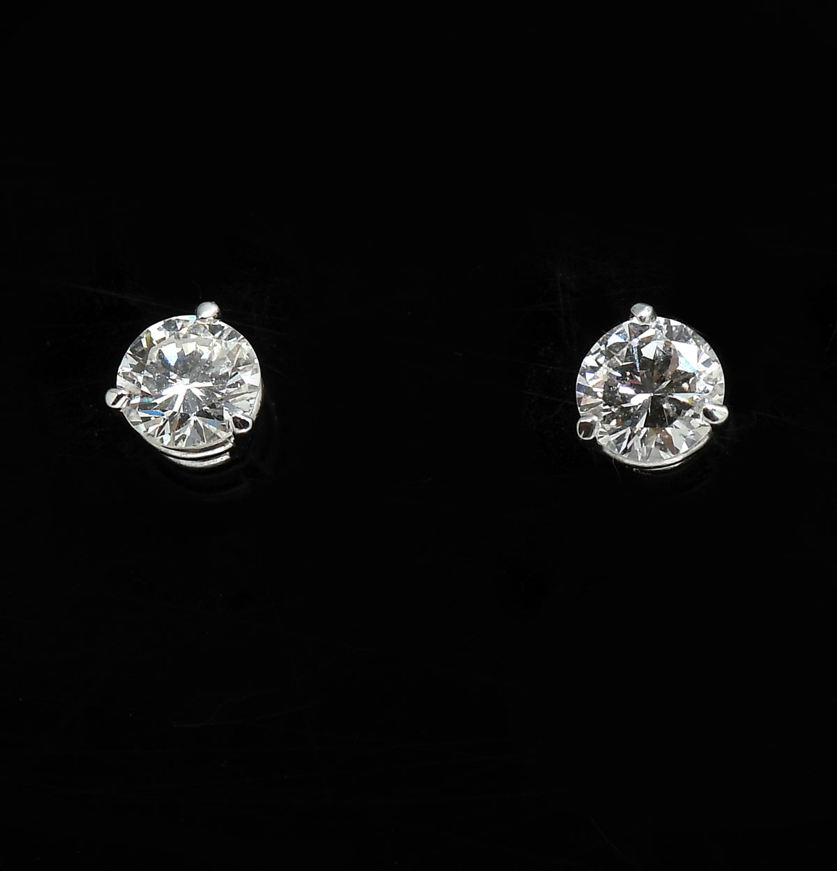 Appraisal: K CTW FINE DIAMOND EAR STUDS CTW fine white brilliant