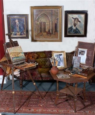 Appraisal: A TRAVELLING EASEL a table top easel a wooden box