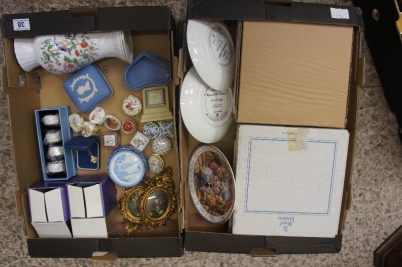 Appraisal: A collection of pottery to include Royal Doulton franklin mint