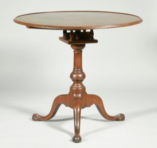 Appraisal: American Chippendale Tilt American Chippendale mahogany tilt-top tea table circular