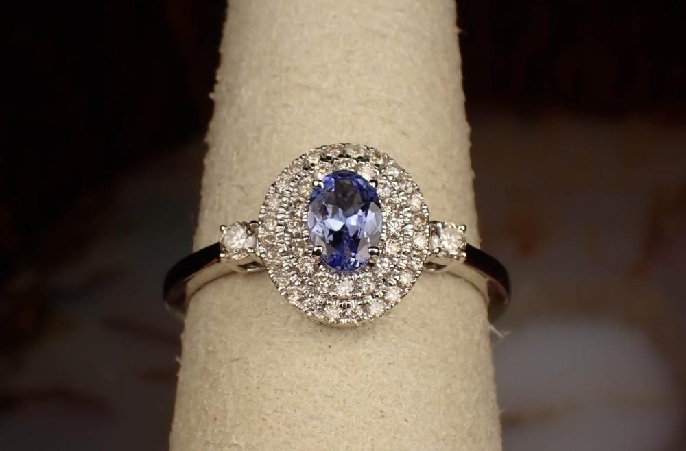 Appraisal: TANZANITE DIAMOND AND FOURTEEN KARAT GOLD RING The white gold