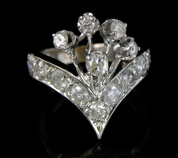 Appraisal: A Diamond Cluster Ring in White Gold Tested as k