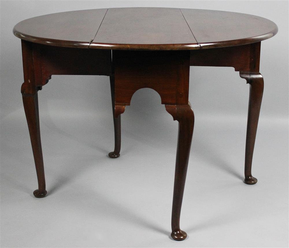 Appraisal: QUEEN ANNE MAHOGANY DROP LEAF TABLE having a rectangular top