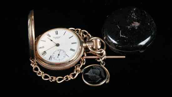 Appraisal: GENTLEMAN'S K YELLOW GOLD HUNTING CASE POCKET WATCH ON CHAIN