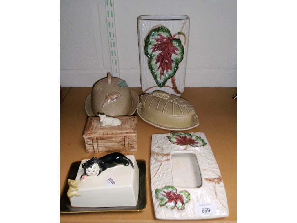 Appraisal: Various items of Sylvac table ware picture frame and vase