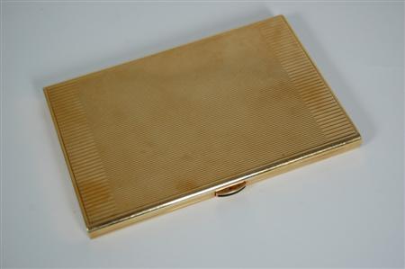 Appraisal: A modern ct gold cigarette case of simple rectangular design