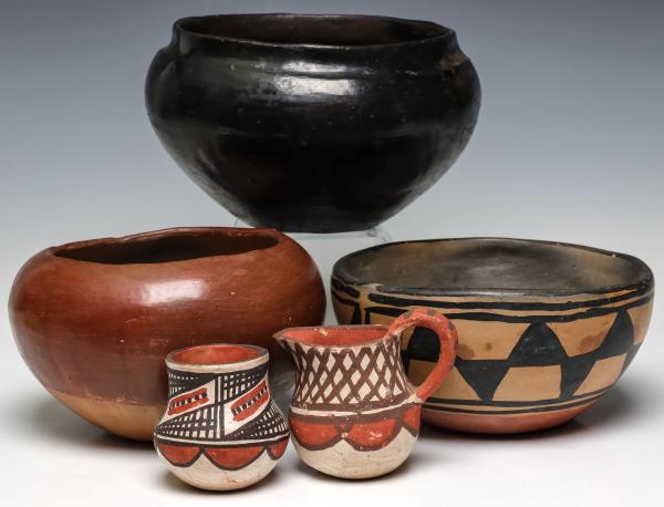 Appraisal: HISTORIC SAN JUAN ISLETA SANTO DOMINGO POTTERYThe collection of five