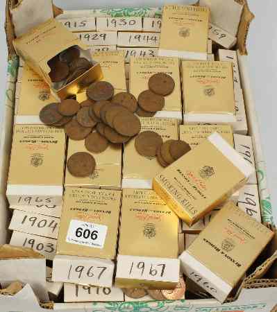 Appraisal: A large collection of Old Pennies dated from through to