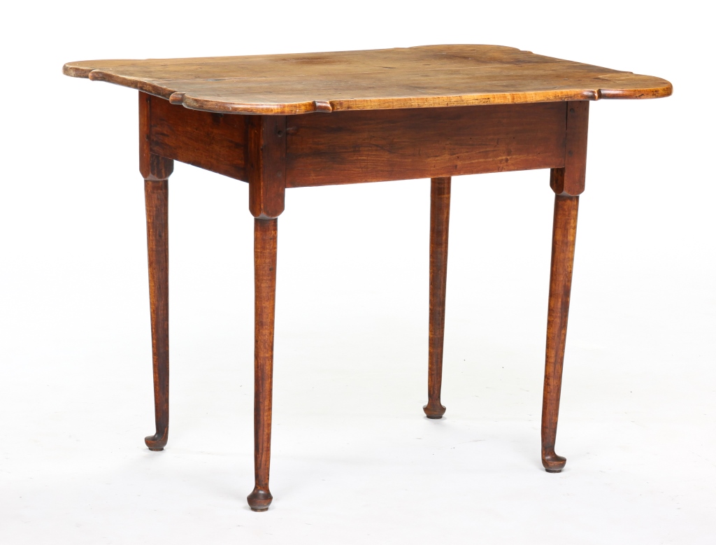 Appraisal: NEW ENGLAND QUEEN ANNE TEA TABLE Mid th century maple